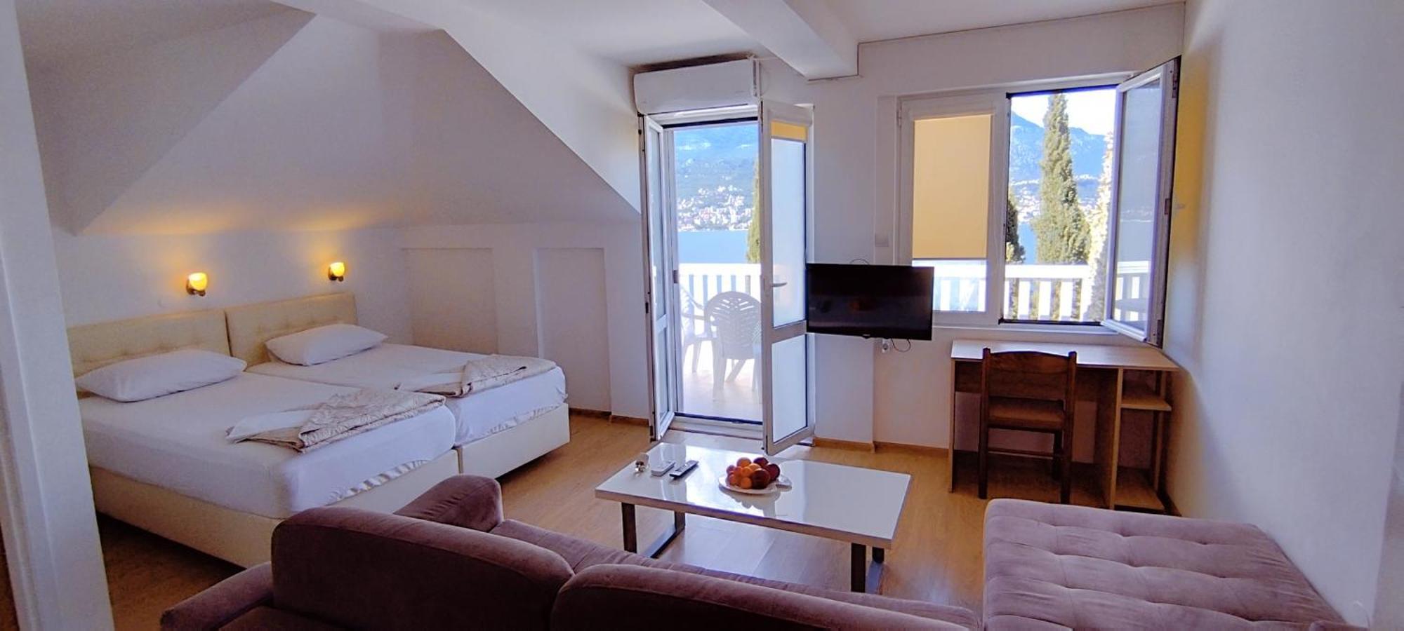 Villa Boka Sunrise Apartments Herceg Novi Exterior photo